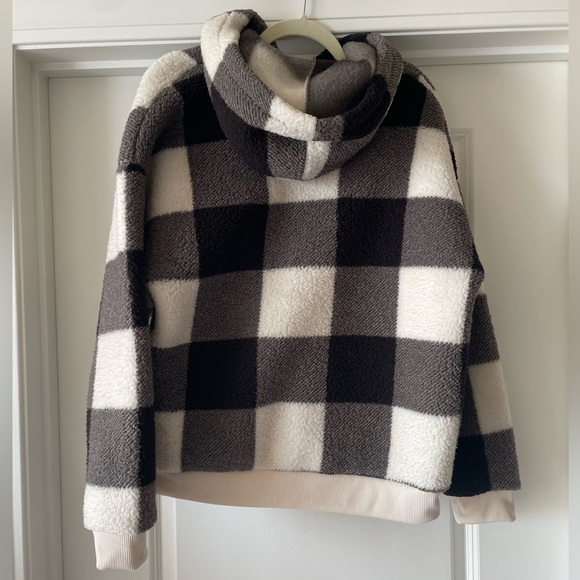 NWOT American Eagle Teddy Bear Fleece Sweatshirt | Size Medium - Picture 2 of 2